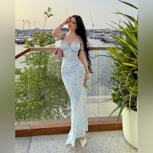 PARTHEA Solid Ruched Bodycon Dress - Picture 3 of 8